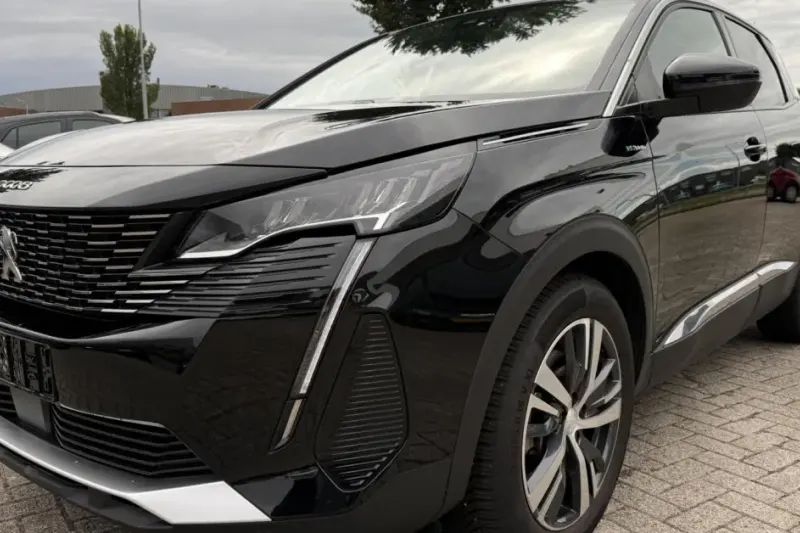 Peugeot 3008 (2023)