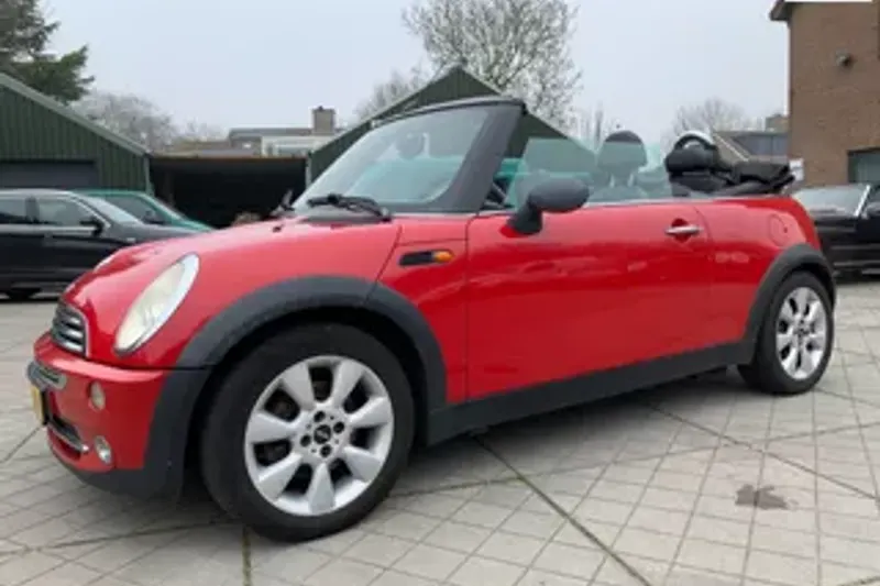 MINI Cabrio (2004)