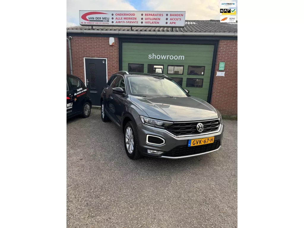 Volkswagen T-Roc (2018) — foto 1