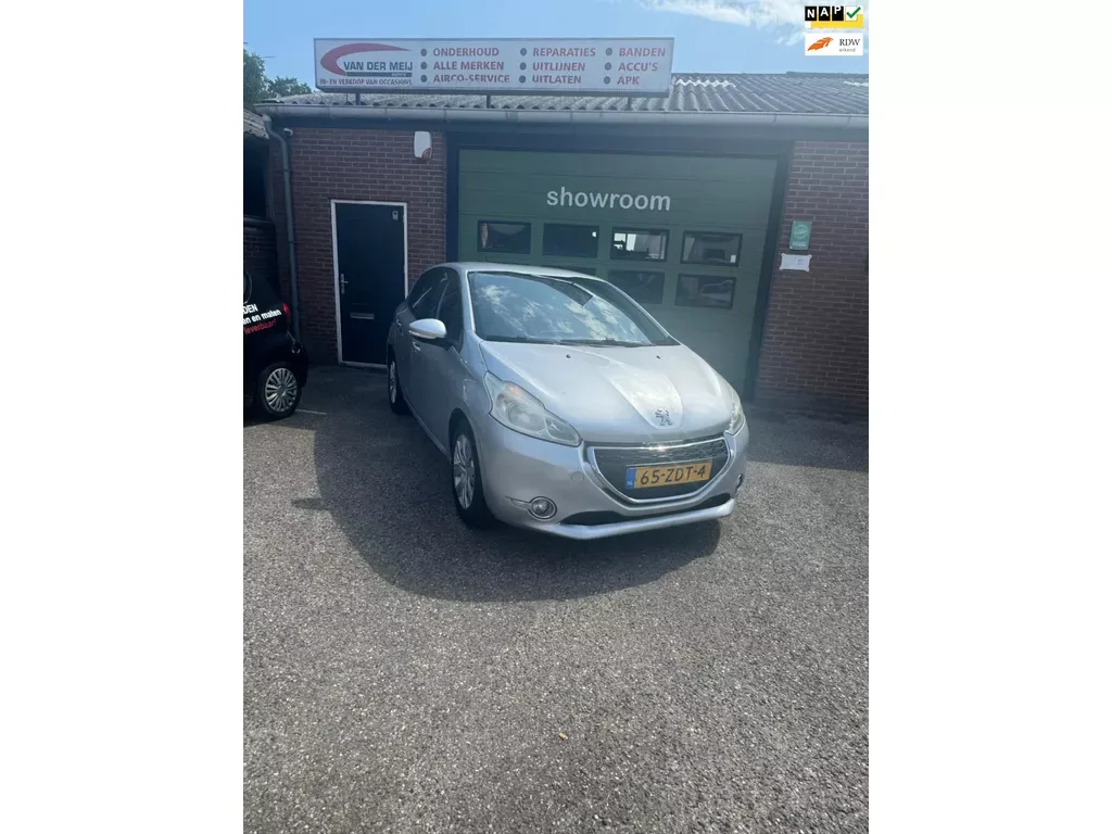 Peugeot 208 (2012) — foto 1