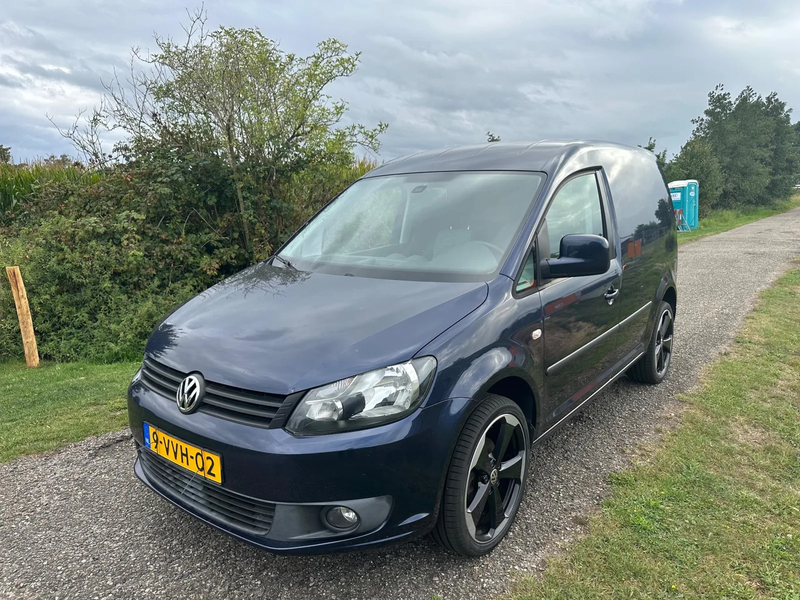 Volkswagen Caddy (2012) — foto 1