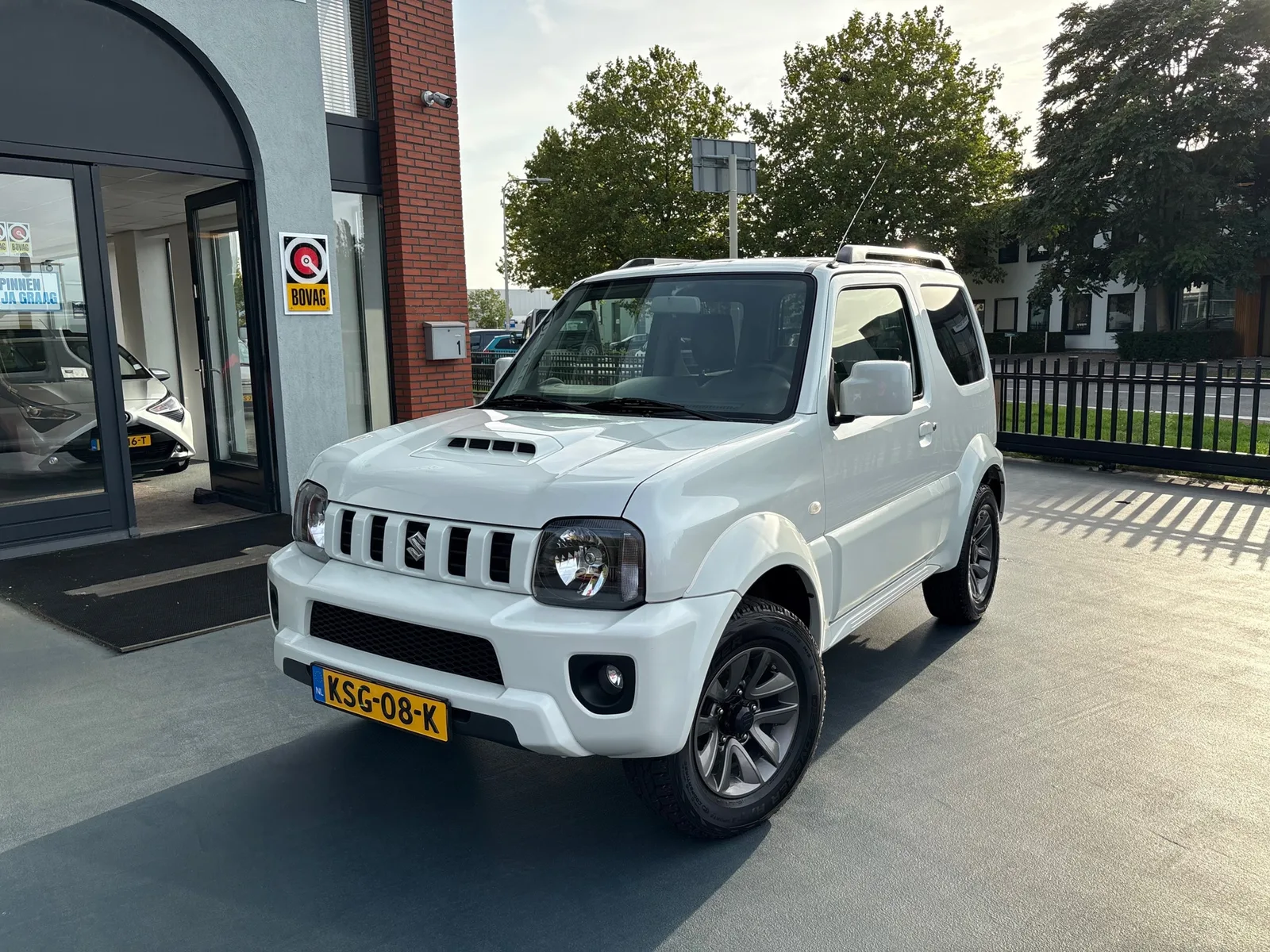 Suzuki Jimny (2017) — foto 1