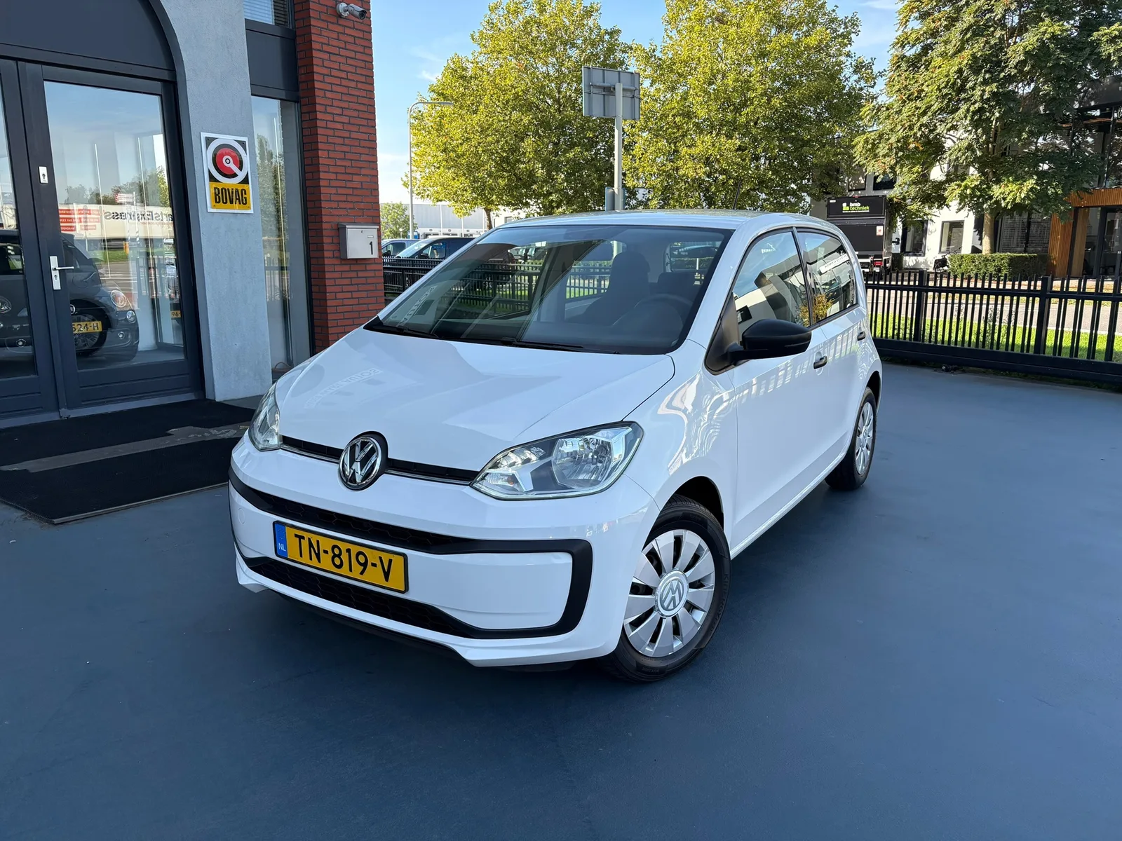 Volkswagen Up! (2018) — foto 1