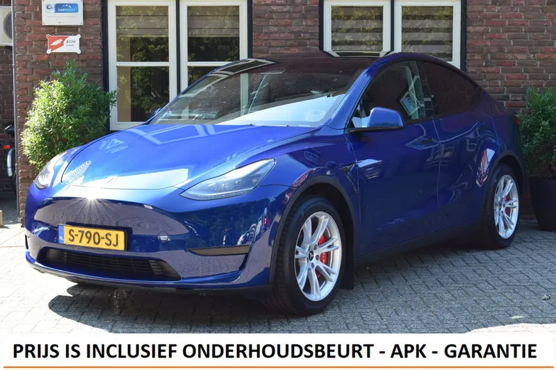 Tesla Model Y (2023)