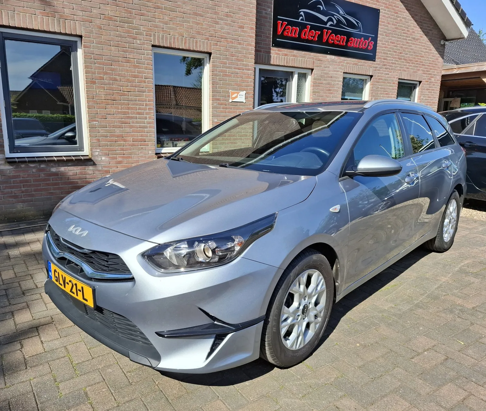 Kia Ceed Sportswagon (2022) — foto 1