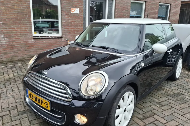 MINI Cooper (2010)