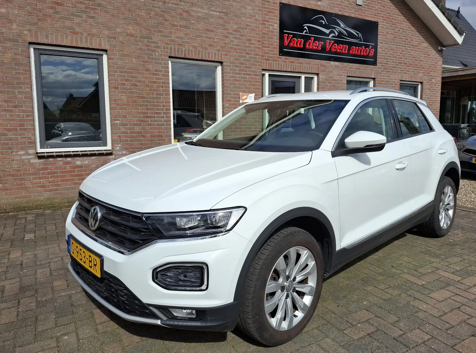 Volkswagen T-Roc (2019) — foto 1