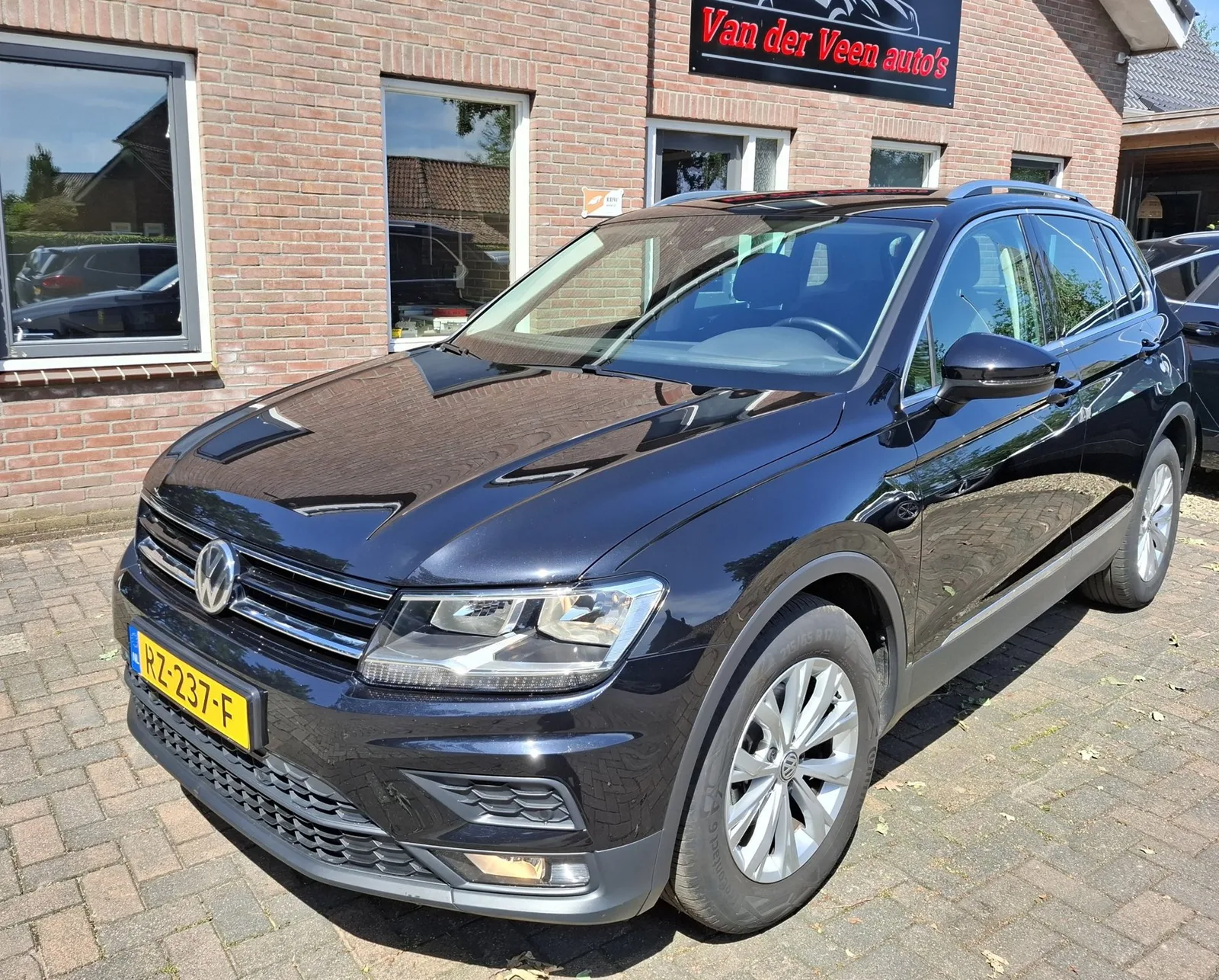 Volkswagen Tiguan (2018) — foto 1