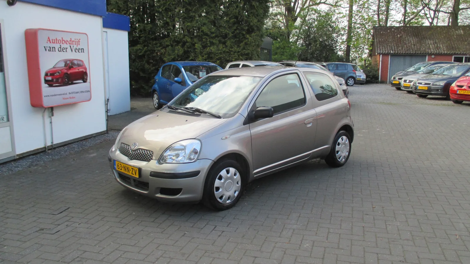 Toyota Yaris (2004) — foto 1