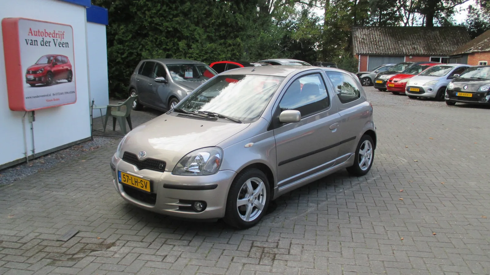 Toyota Yaris (2003) — foto 1