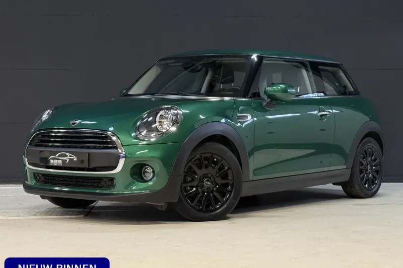 MINI One (2021)