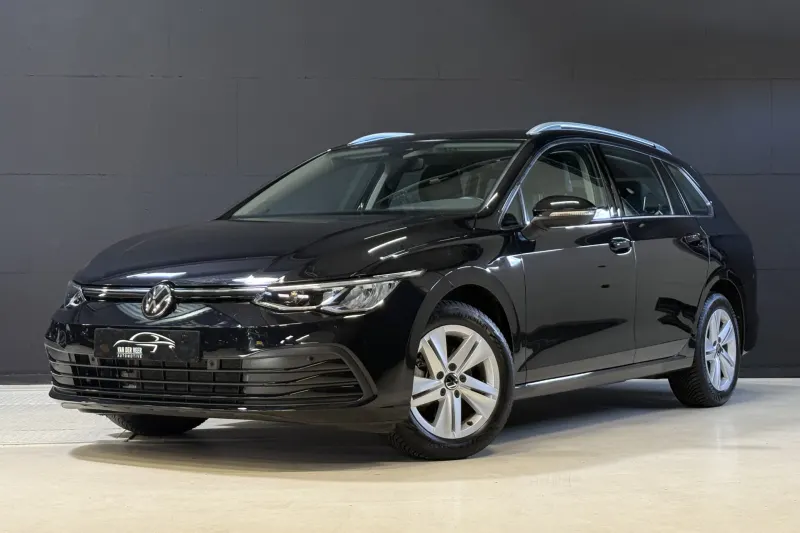 Volkswagen Golf (2024)