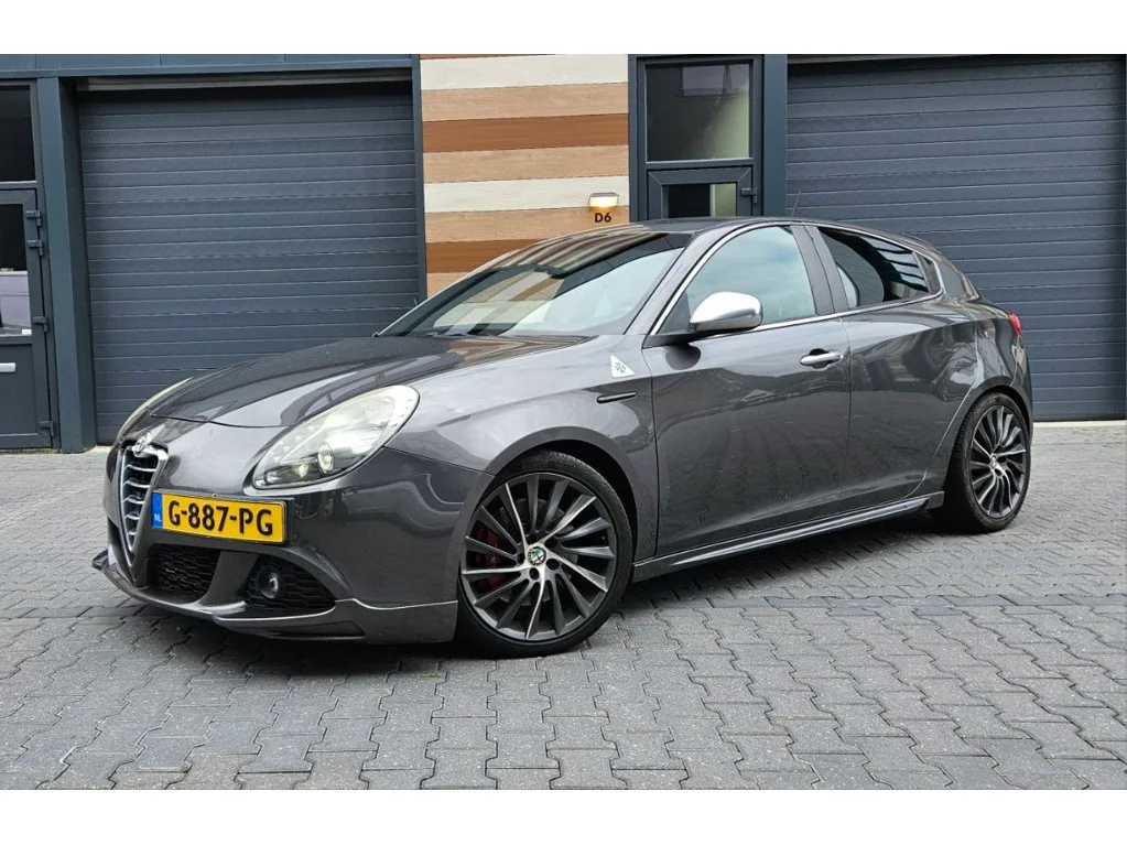 Alfa Romeo Giulietta (2013) — foto 1