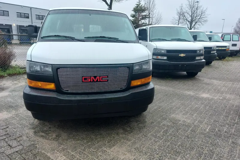 Chevrolet Chevy Van (2016)