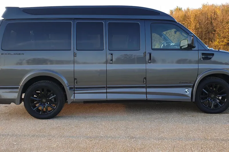 Chevrolet Chevy Van (2020)