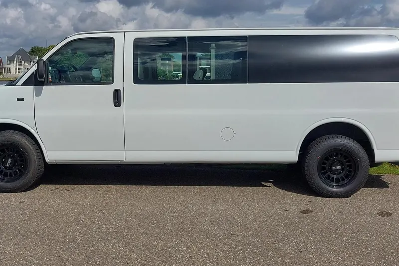 Chevrolet Chevy Van (2016)