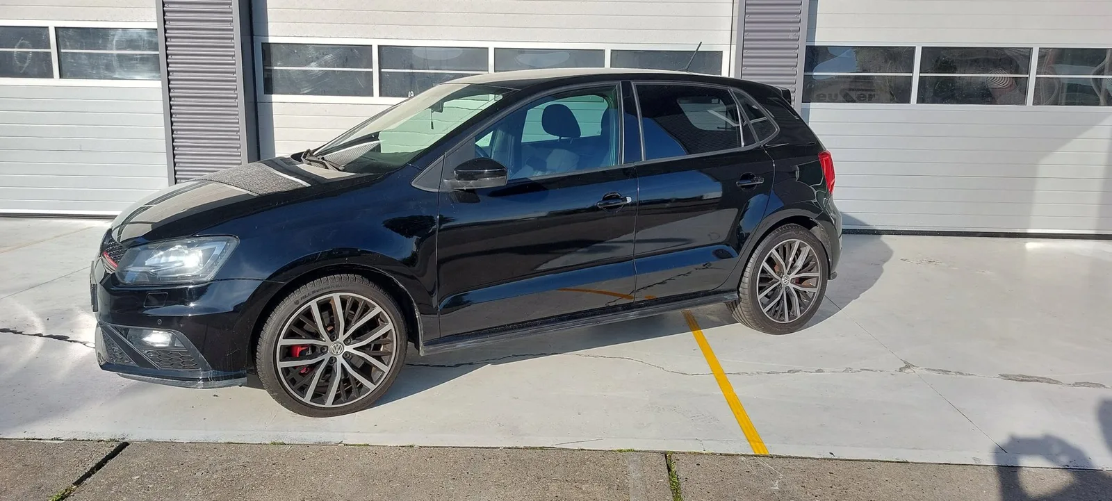Volkswagen Polo (2016) — foto 1
