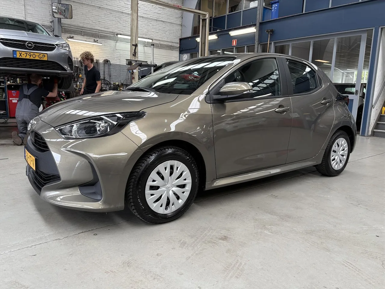 Toyota Yaris (2024) — foto 1