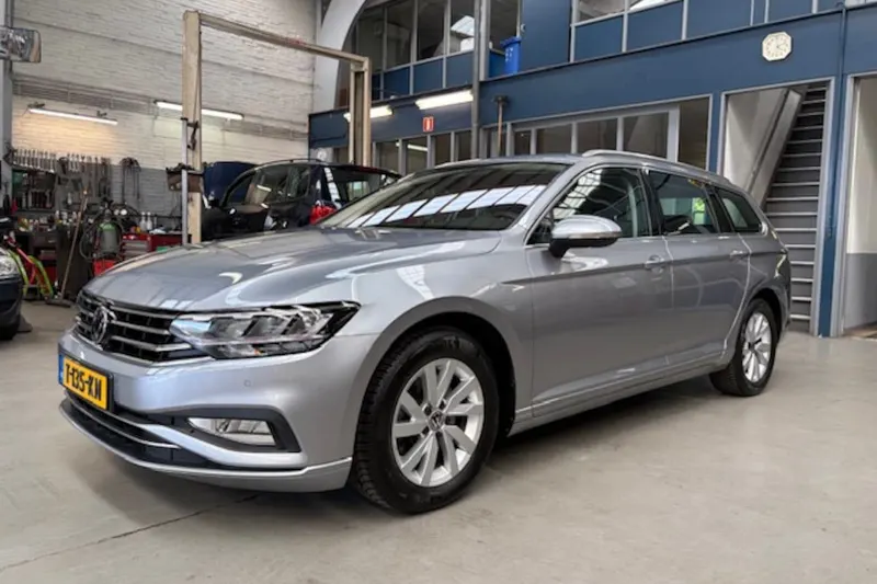 Volkswagen Passat (2023)