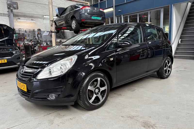 Opel Corsa (2008)