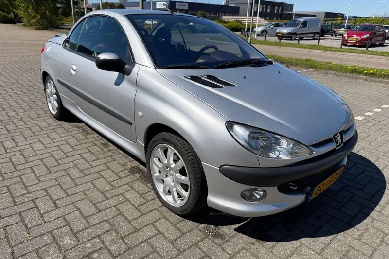 Peugeot 206 (2002)