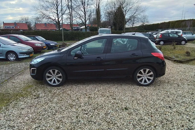 Peugeot 308 (2012)