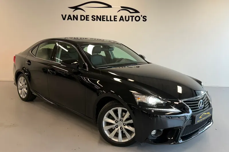 Lexus IS (2015)