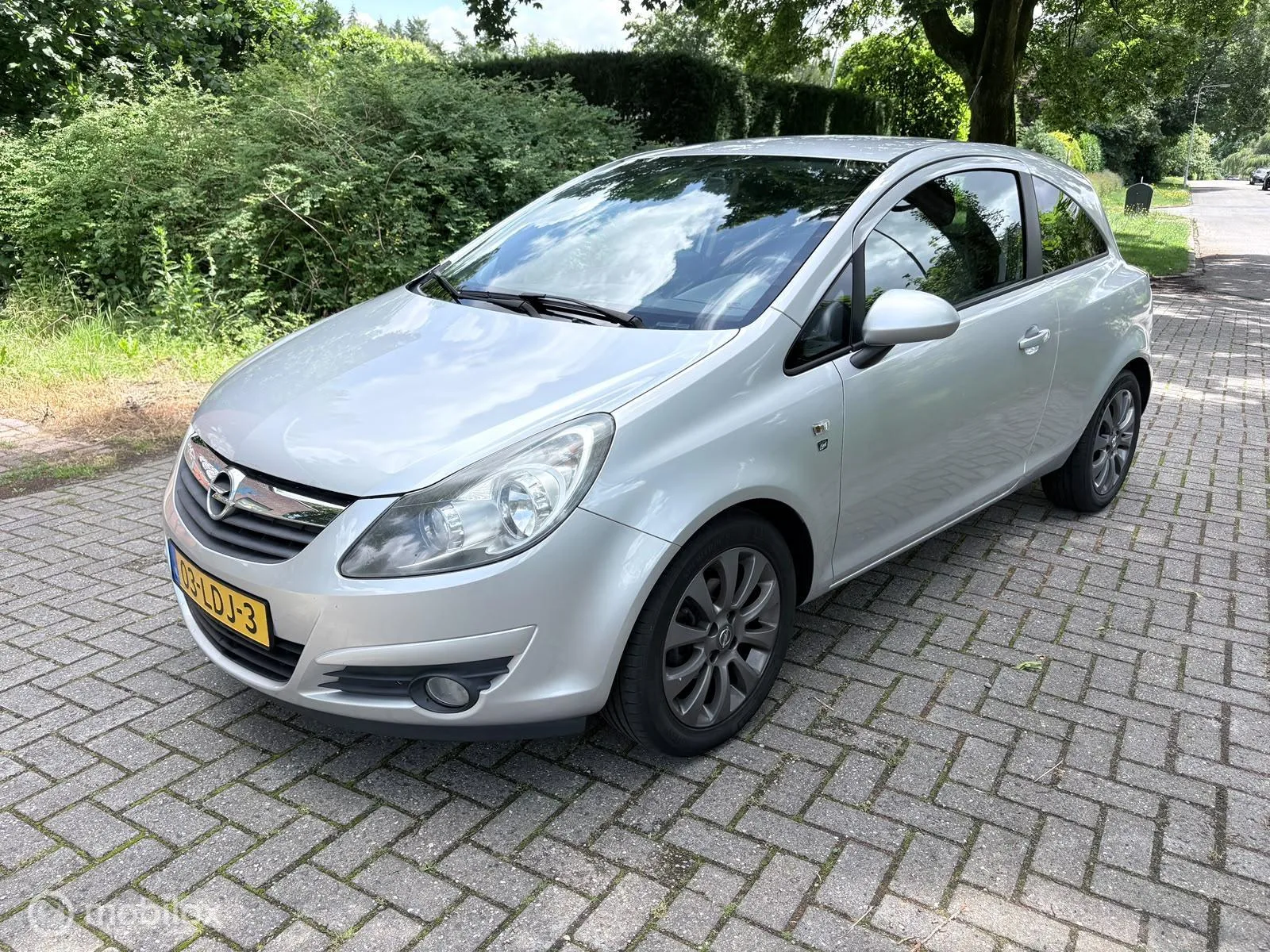 Opel Corsa (2010) — foto 1