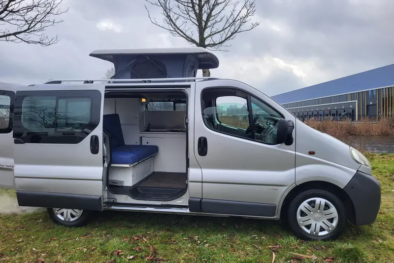 Opel Vivaro (2003)