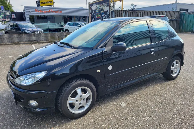 Peugeot 206 (2008)