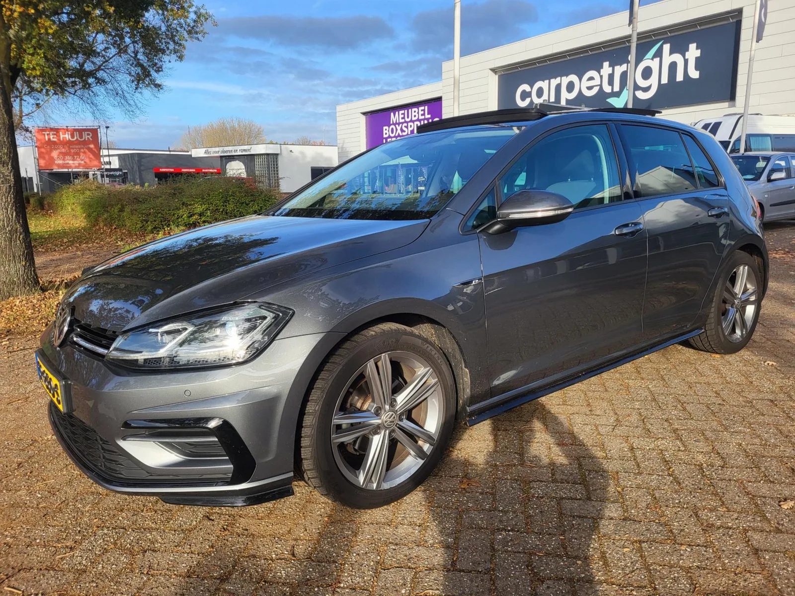 Volkswagen Golf (2018) — foto 1