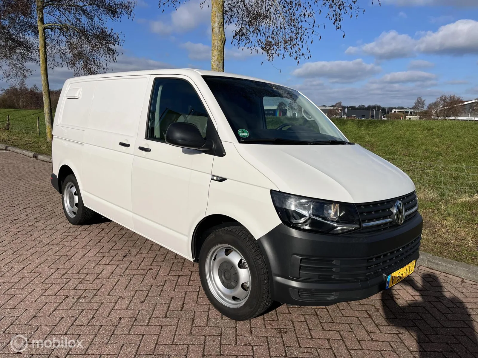 Volkswagen Transporter (2017) — foto 1