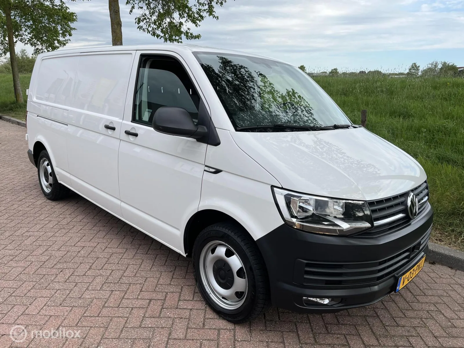 Volkswagen Transporter (2019) — foto 1