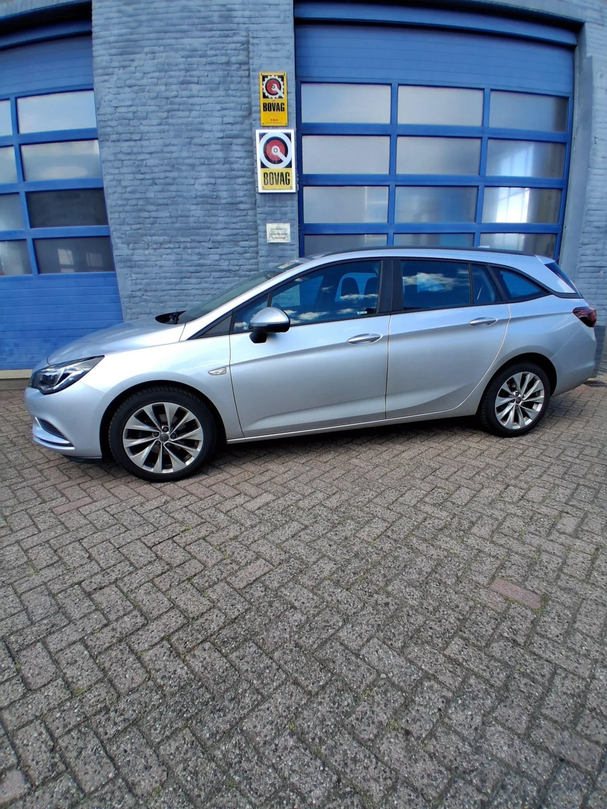 Opel Astra Sports Tourer (2017) — foto 1