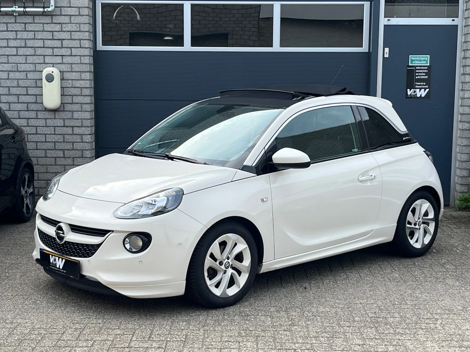 Opel Adam (2017) — foto 1