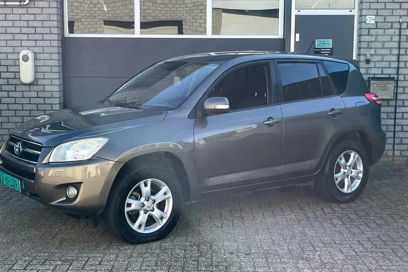 Toyota RAV4 (2010)
