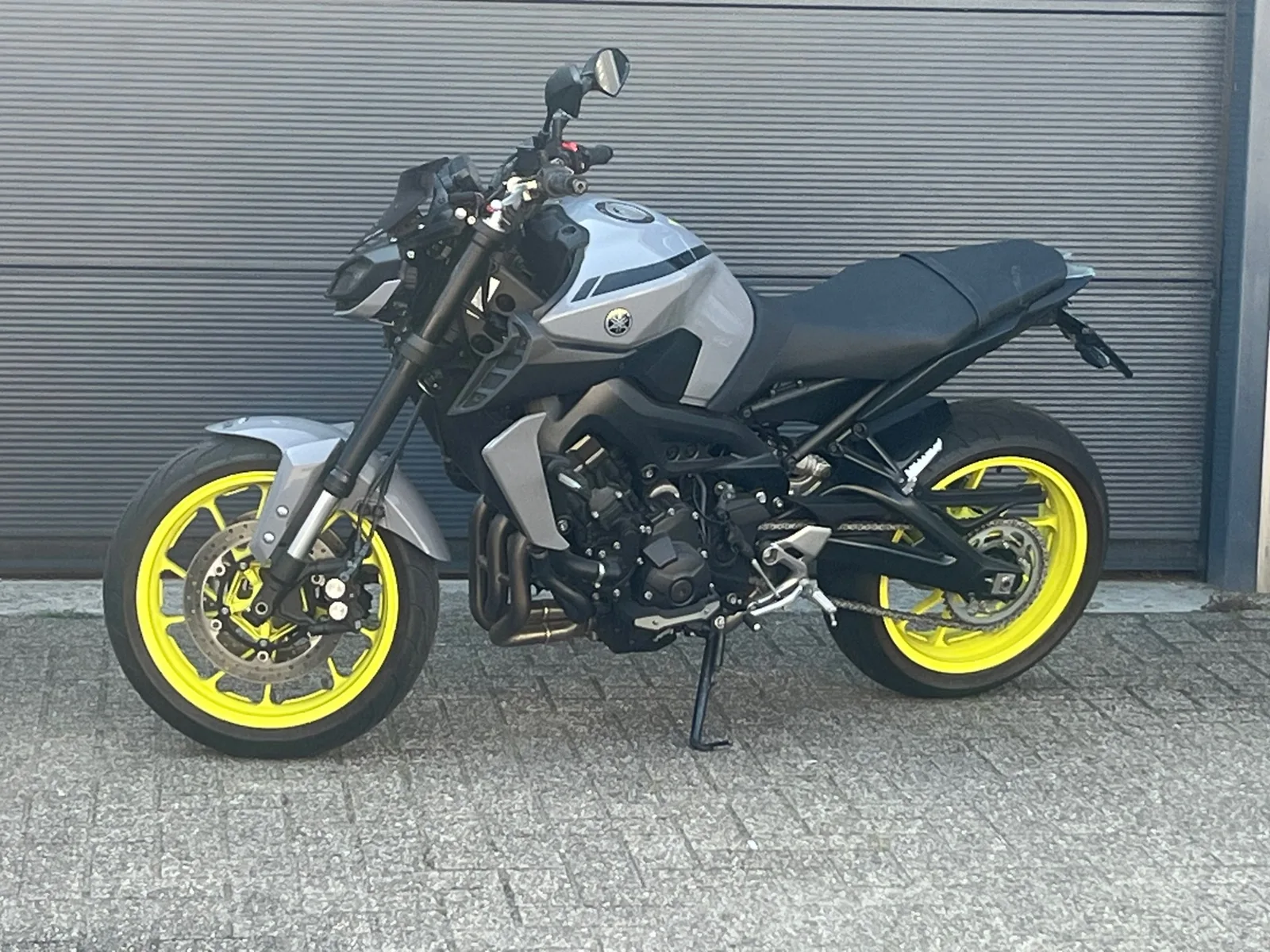 Yamaha MT-09 (2017) — foto 1
