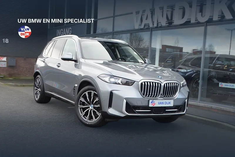 BMW X5 (2023)