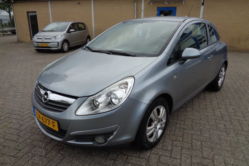 Opel Corsa (2008)