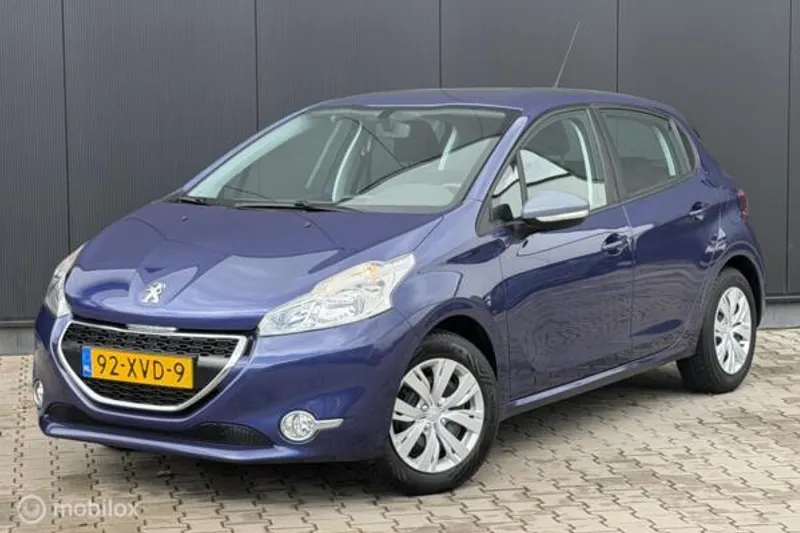 Peugeot 208 (2012)