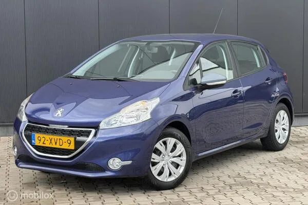 Peugeot 208 (2012) — foto 1
