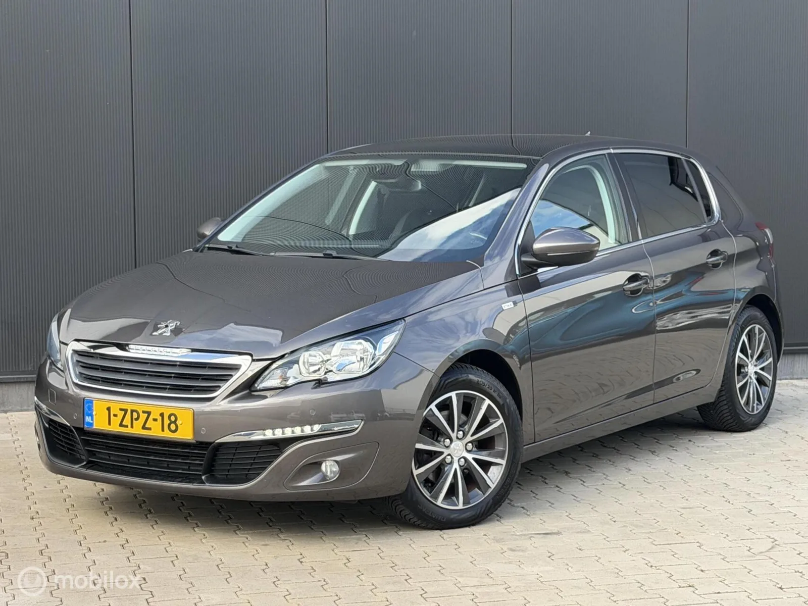 Peugeot 308 (2015) — foto 1