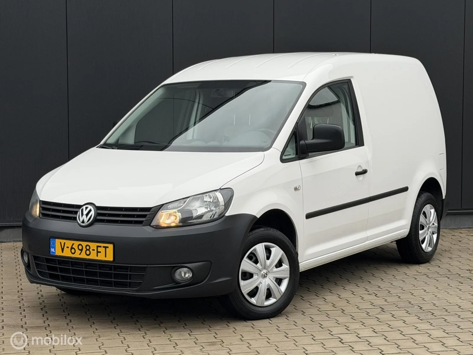 Volkswagen Caddy (2013) — foto 1