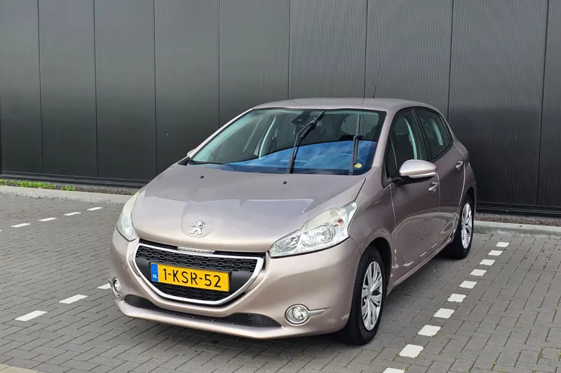 Peugeot 208 (2013)