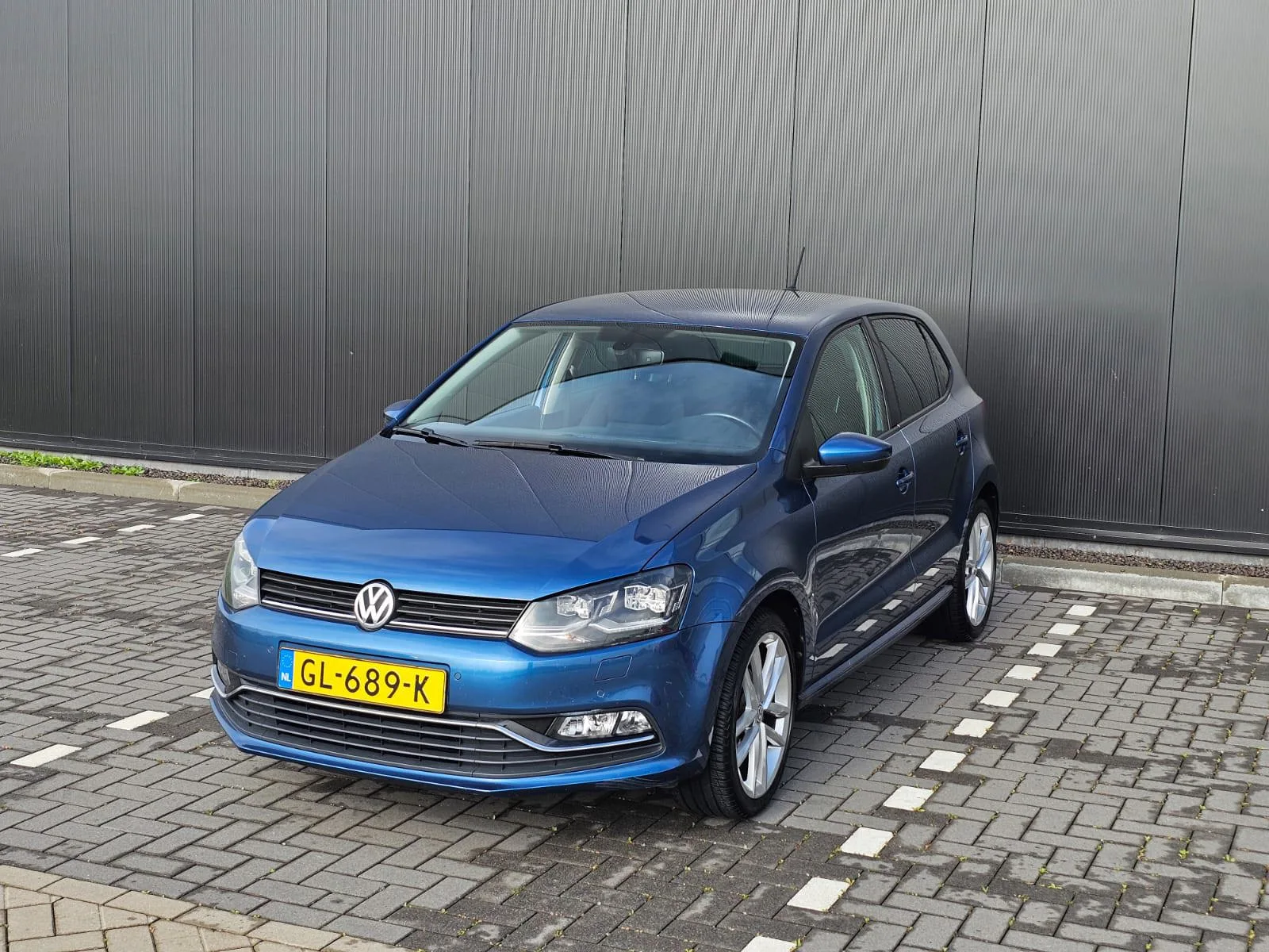 Volkswagen Polo (2015) — foto 1