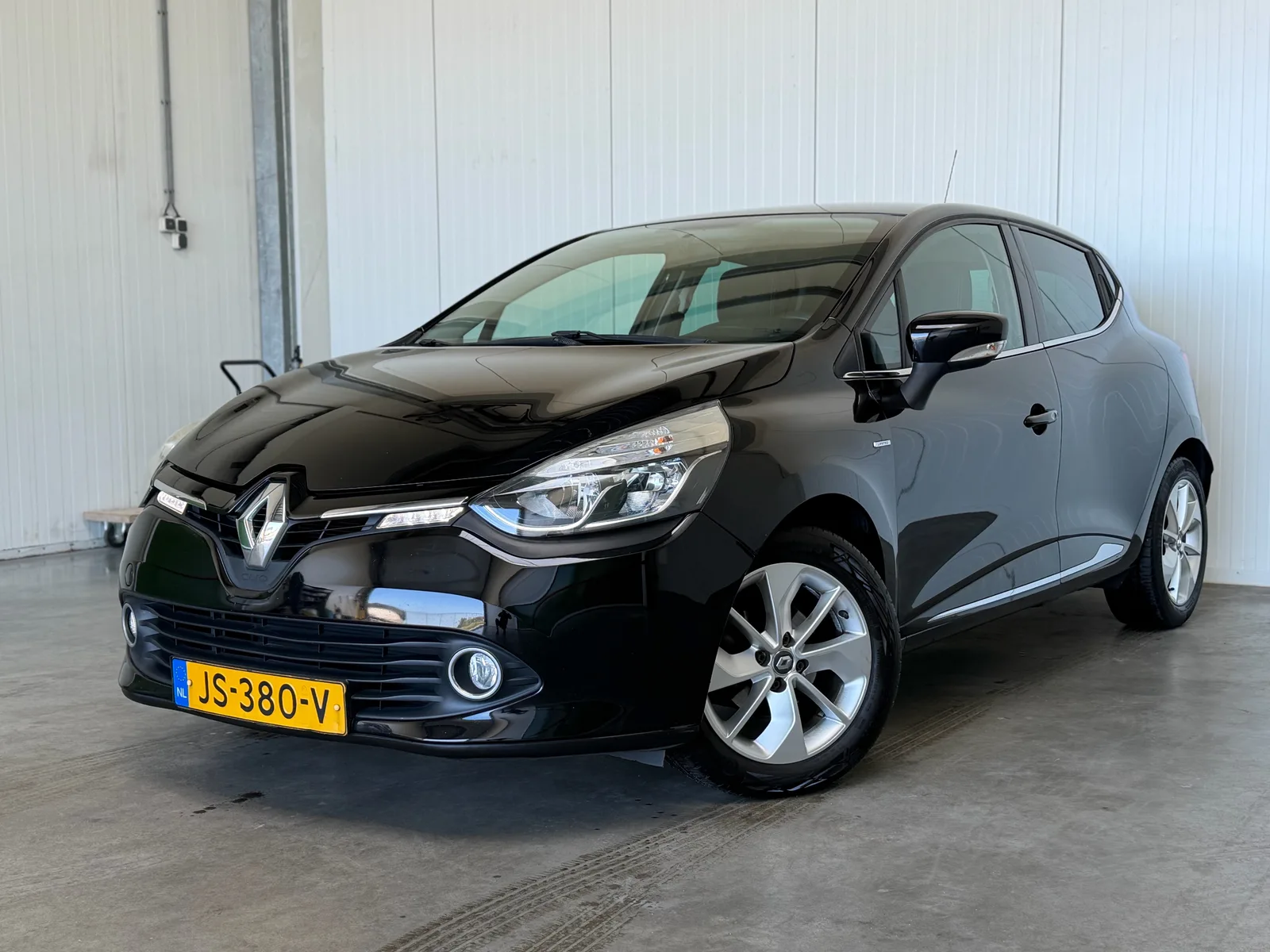 Renault Clio (2016) — foto 1
