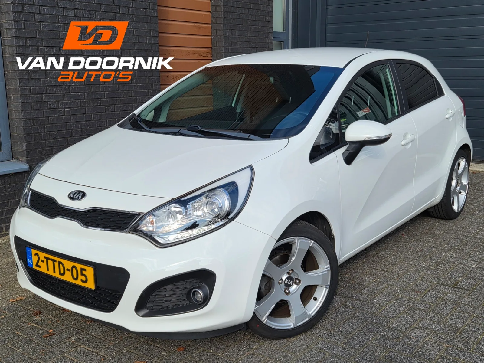 Kia Rio (2014) — foto 1