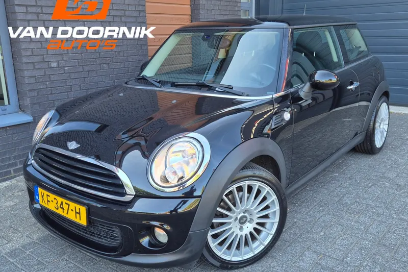 MINI One (2012)