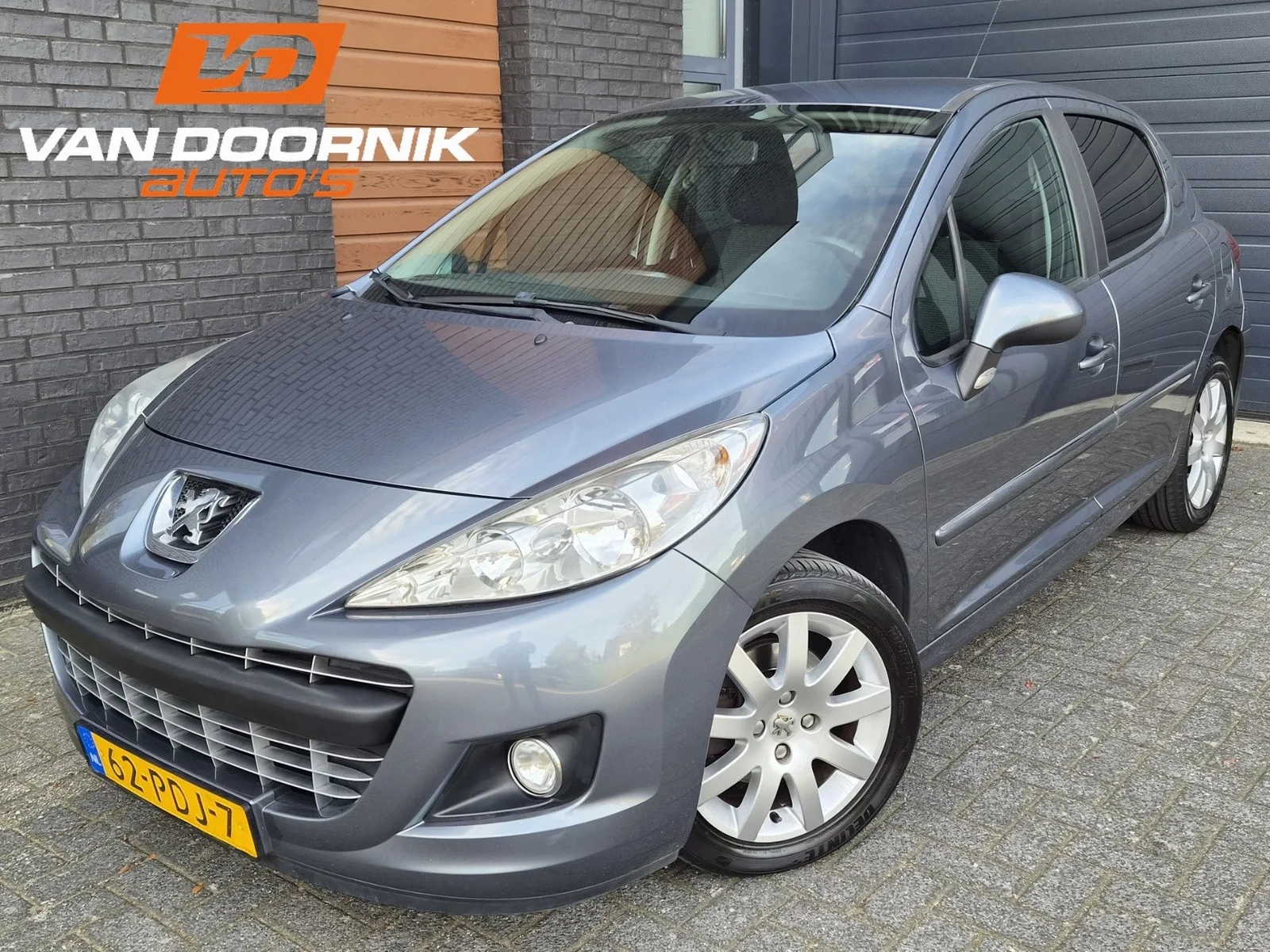 Peugeot 207 (2011) — foto 1