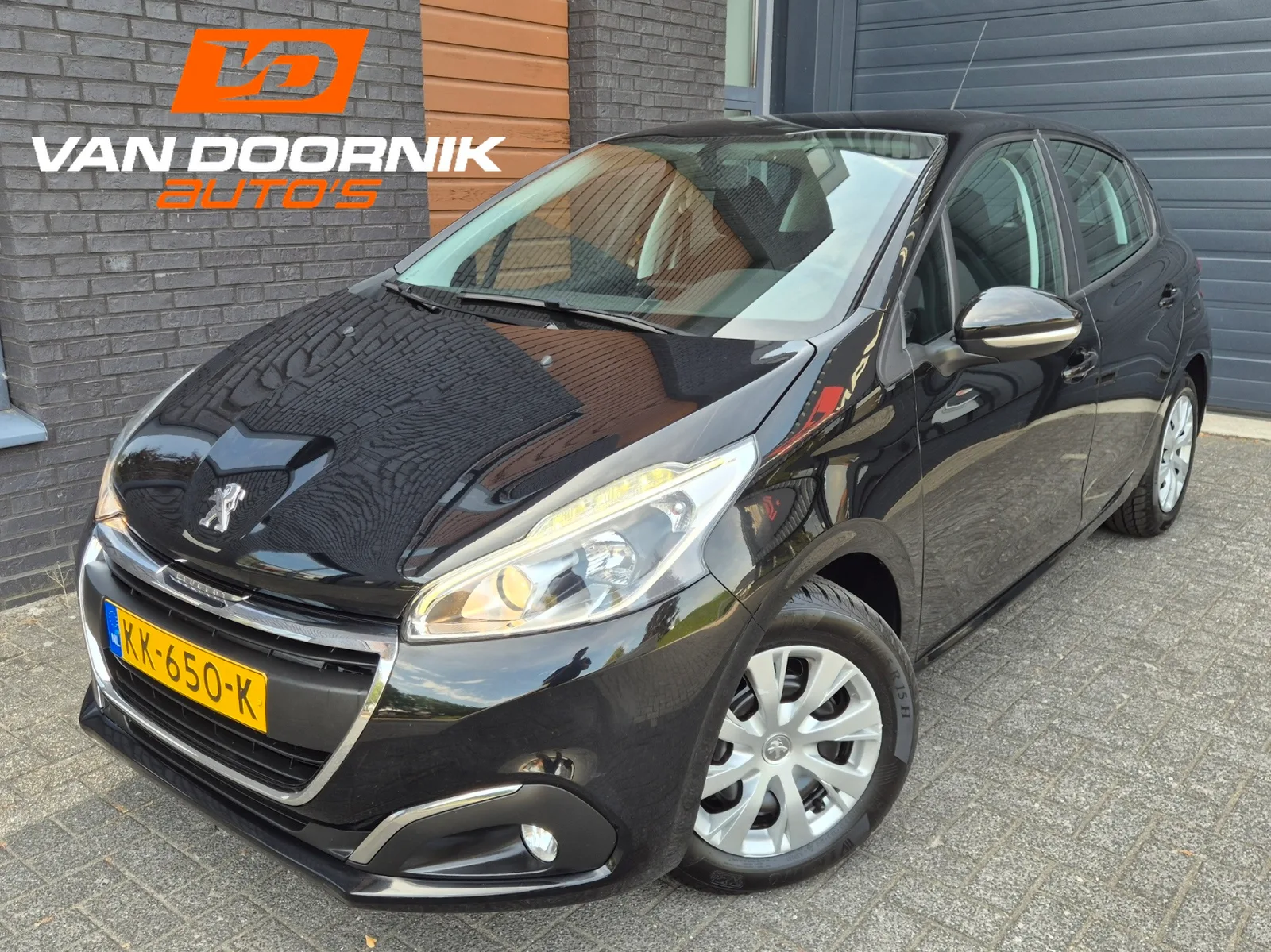 Peugeot 208 (2016) — foto 1